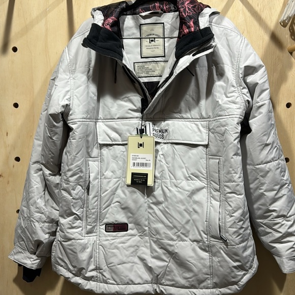 L1 Outerwear- Snowboard Jacket “Snowblind” in Ghost color - Picture 5 of 10